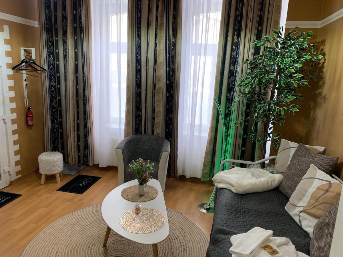 Best-preis Rathausblick 2 - Zentrale Lage In - 2 Personen - Einzelzimmer - Vollausstattung - Wlan / Prime & Self-check-in Apartment Wittenberge