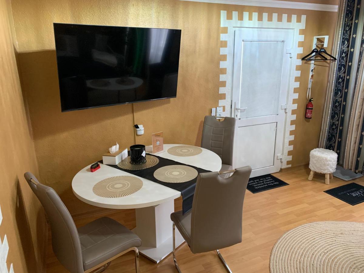 Apartment Best-preis Rathausblick 2 - Zentrale Lage In - 2 Personen - Einzelzimmer - Vollausstattung - Wlan / Prime & Self-check-in Wittenberge