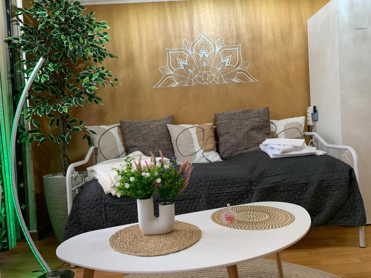Apartment Best-preis Rathausblick 2 - Zentrale Lage In - 2 Personen - Einzelzimmer - Vollausstattung - Wlan / Prime & Self-check-in *