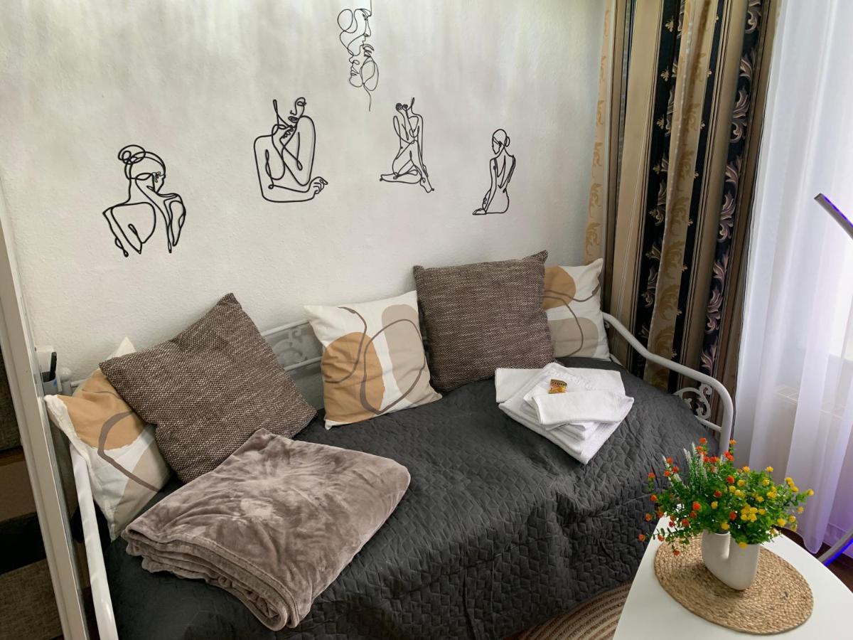 Best-preis Rathausblick 2 - Zentrale Lage In - 2 Personen - Einzelzimmer - Vollausstattung - Wlan / Prime & Self-check-in *